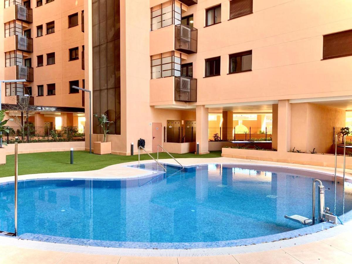 Sky Garden Trip Malaga Apartment Bagian luar foto