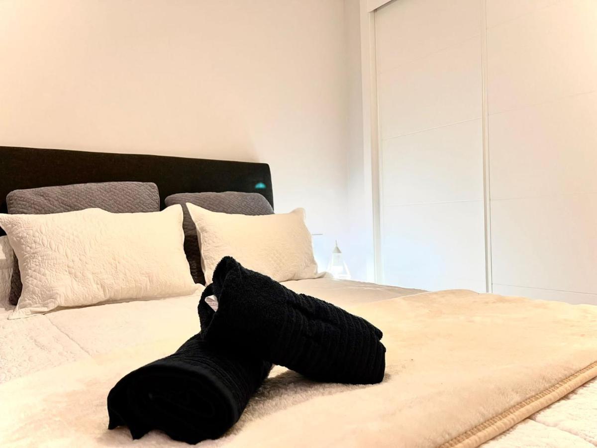 Sky Garden Trip Malaga Apartment Bagian luar foto