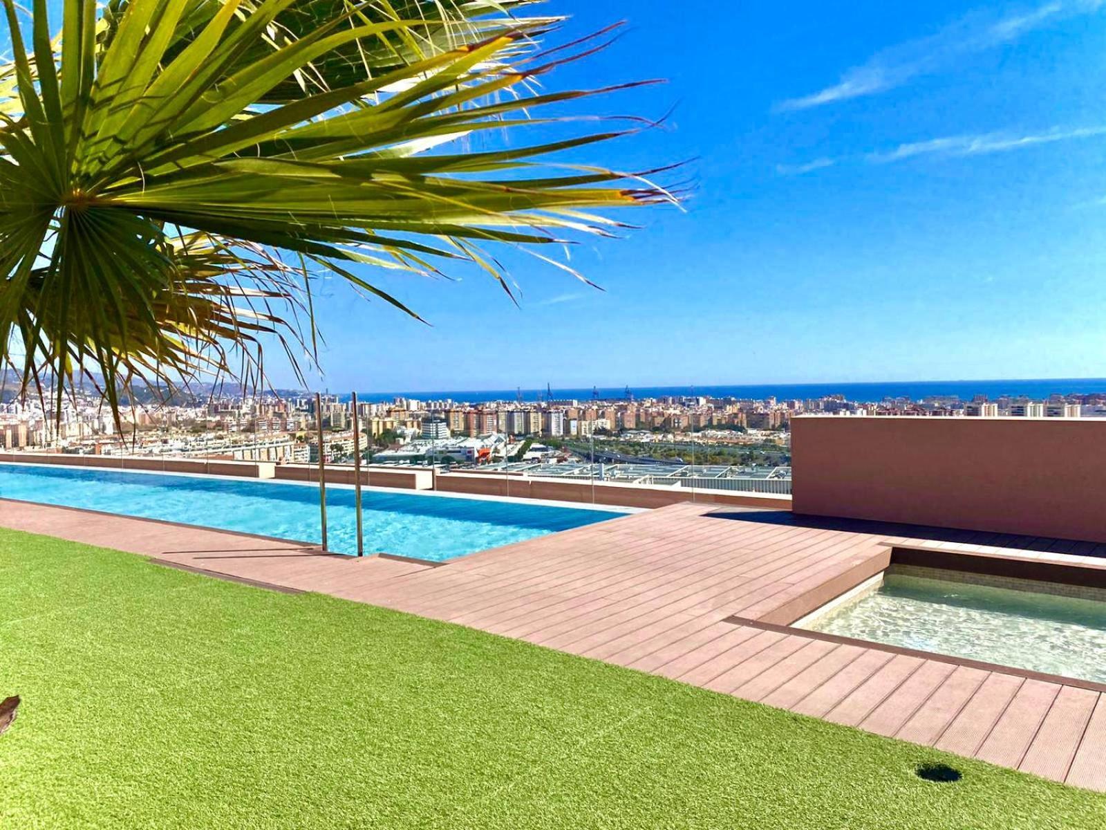Sky Garden Trip Malaga Apartment Bagian luar foto